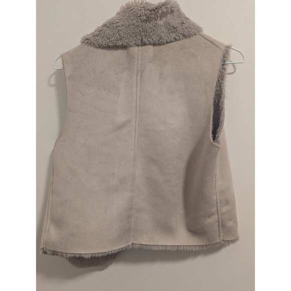 Women's size XS Jack by BB Dakota Light Pink/Cream Faux Fur Vest - Picture 5 of 5